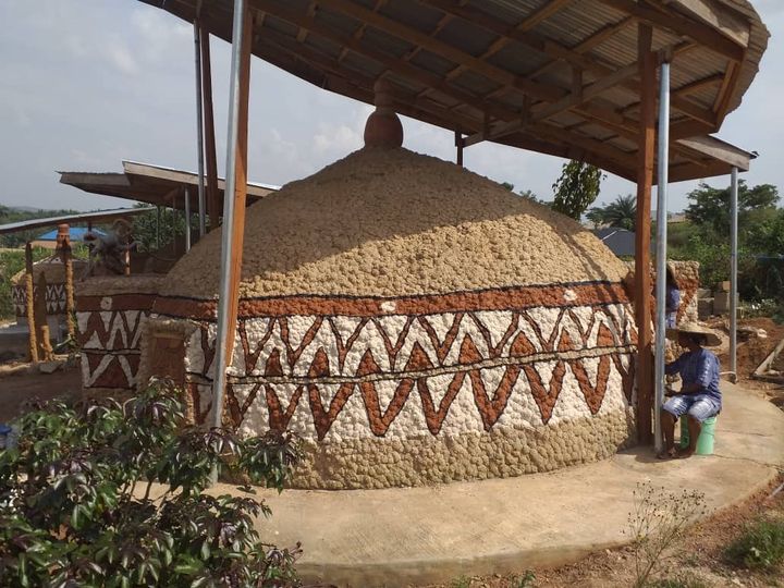 a picture showing a sculpture at the akodi orisa